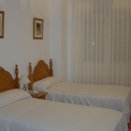 Hostal D'Ernes Alcala del Jucar Exterior photo