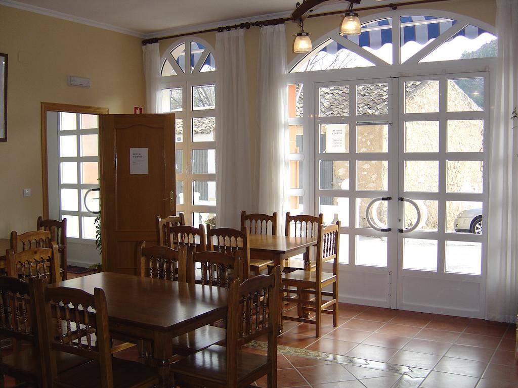 Hostal D'Ernes Alcala del Jucar Exterior photo
