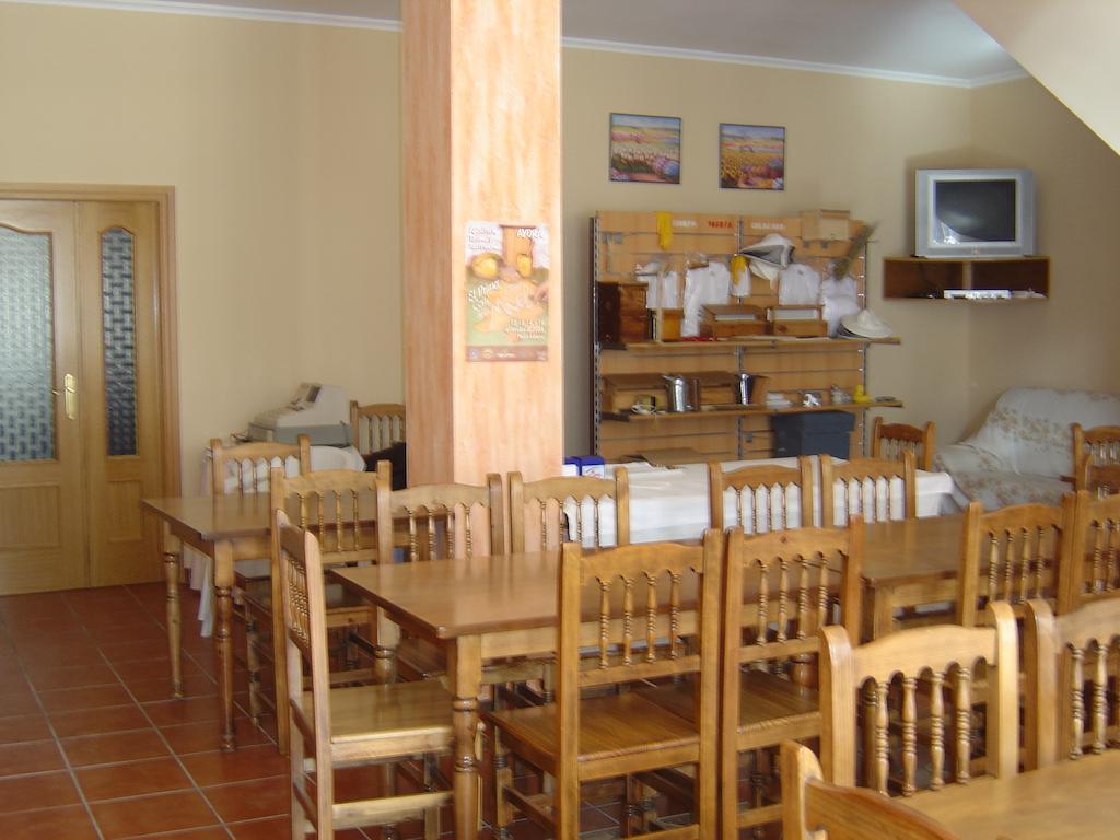 Hostal D'Ernes Alcala del Jucar Exterior photo